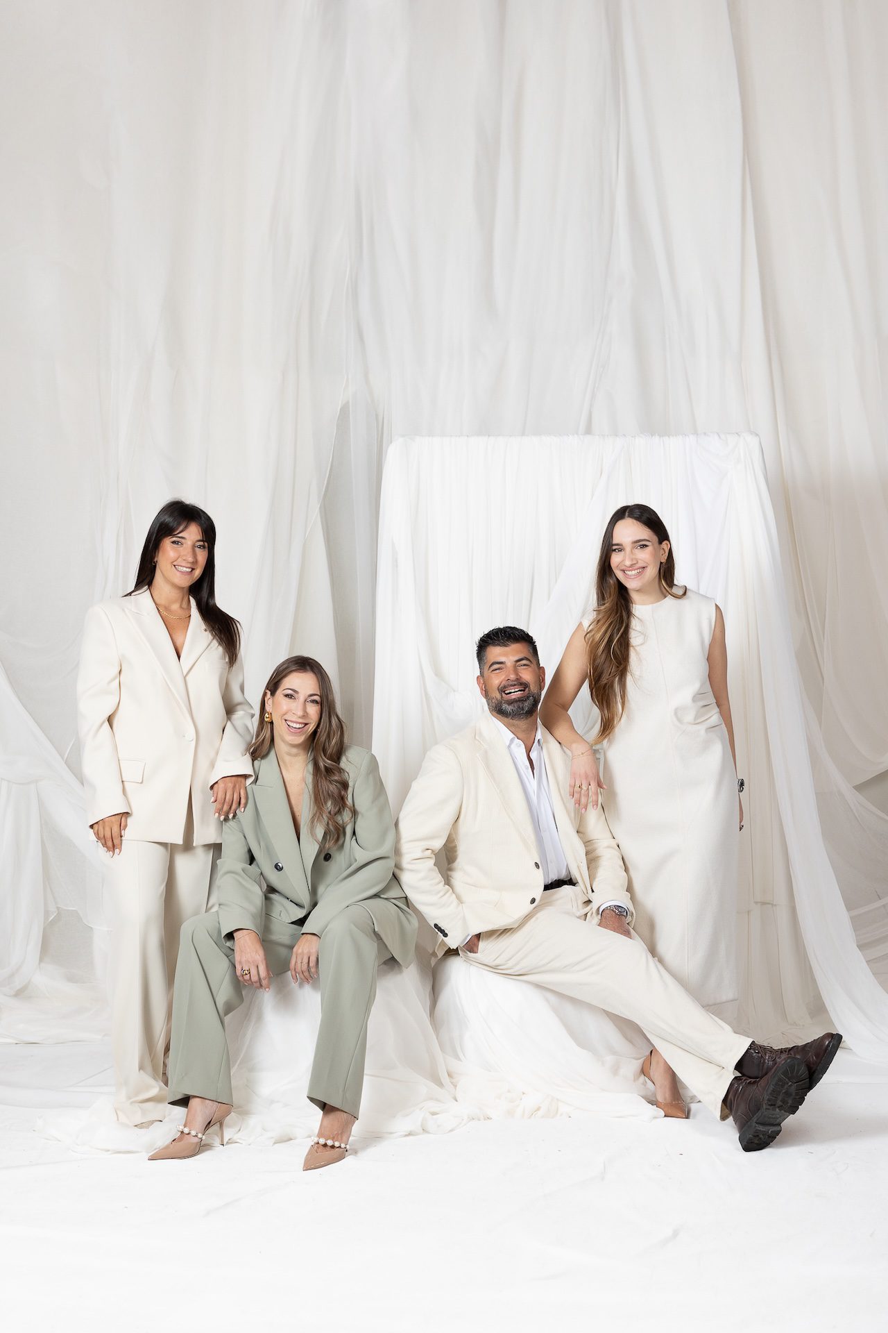 La Destination Wedding Planner Costanza Giaconi con il team di Bianco Bouquet: Marta Checcucci, Margherita Chiarini e Lorenzo Stocchi