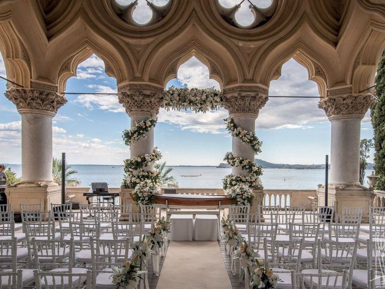 Elegante allestimento per matrimoni in una location sul Lago di Garda